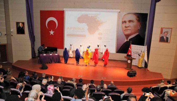 Tokat’ta Afrika Paneli Renkli Görüntülere Sahne Oldu