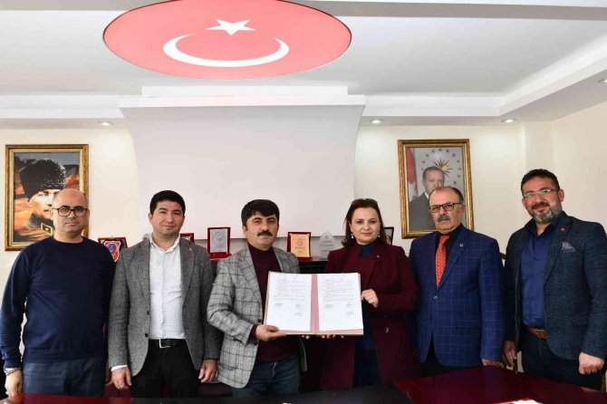 Tufanbeyli Belediyesinden Memura Yüzde 100 Sosyal Denge Artışı