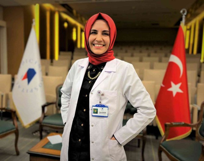 “İ̇ftar İle Sahur Arasında 2,5 Litre Su İçilmeli”