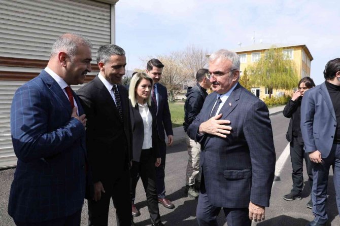 Vali Münir Karaloğlu Başkanlığında Di̇ski̇’nin Yatırımları Ele Alındı