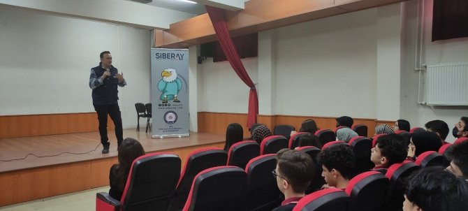 Van’da Öğrencilere İnternet Kullanımı Eğitimi