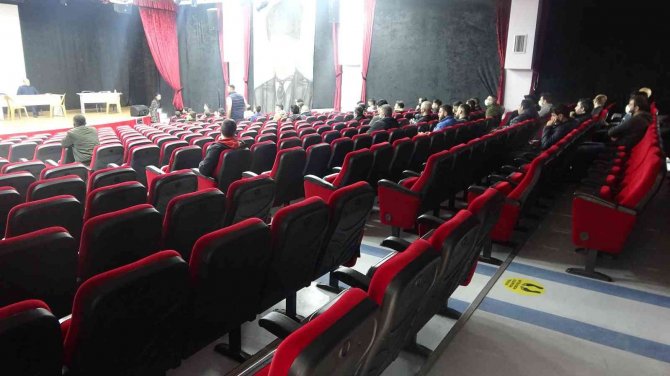 İ̇ş Başvurusu İçin Ne Sıra Beklediler Ve Kuyruk Oluşturdular