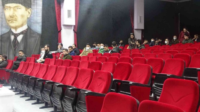 İ̇ş Başvurusu İçin Ne Sıra Beklediler Ve Kuyruk Oluşturdular