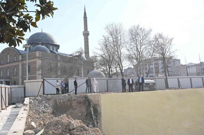 Zağnos Paşa Camisi’nin Çevresi Bütünleşiyor