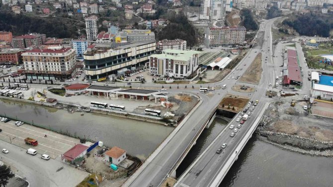 Belediye Borcu Ödeyemedi, 42 Bin Nüfuslu İlçeye Su Basan Pompaların Elektriği Kesildi