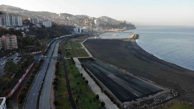 Belediye Borcu Ödeyemedi, 42 Bin Nüfuslu İlçeye Su Basan Pompaların Elektriği Kesildi