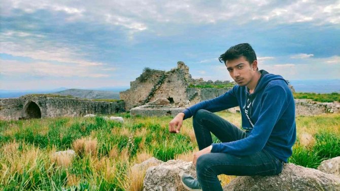19 Yaşındaki Liseli Gençten 6 Gündür Haber Alınamıyor