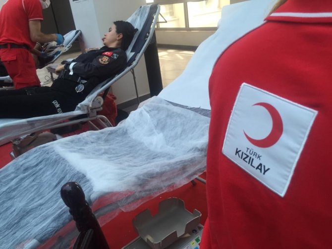Polis Ramazan Ayında Düşen Kan Stoklarına Derman Olacak