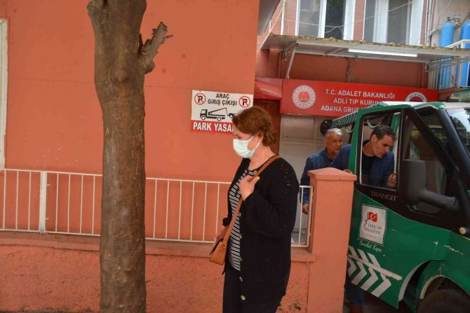 Oğlu Tarafından Öldürülen Kadının Cenazesi Morgtan Alındı