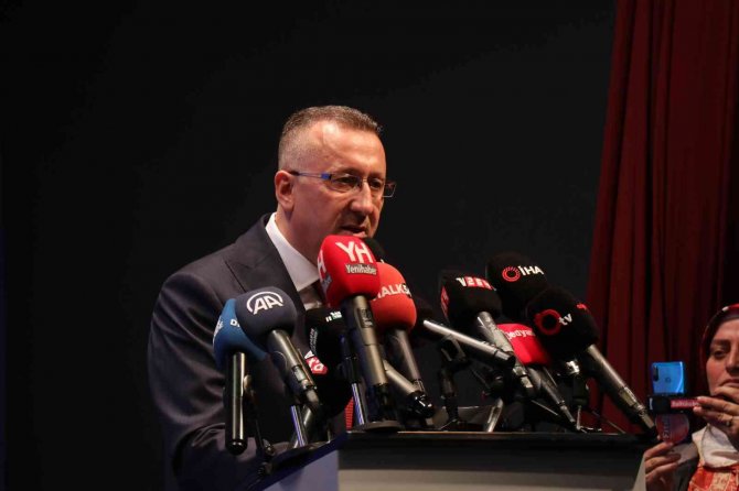 Ak Parti Genel Başkan Yardımcısı Dağ: “’Bir Tane İşçi Çıkartmayacağız’ Sözü Tamamen 3 Yıllık Süre Zarfında Yalan Ve Gerçekleşmeyen Bir Söz Olarak Ortaya Çıkmış”