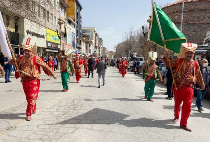 Etkinliği Görenler Cep Telefonlarına Sarıldı, Canlı Yayına Geçti