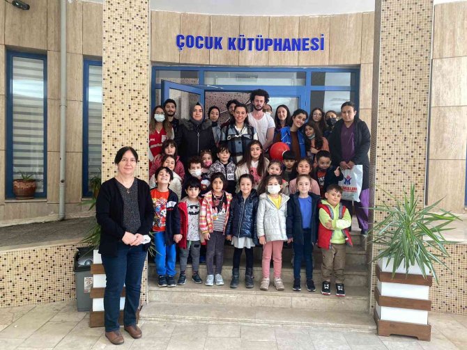 Miniklere Kitap Okuma Ve Kütüphanenin Önemi Anlatıldı