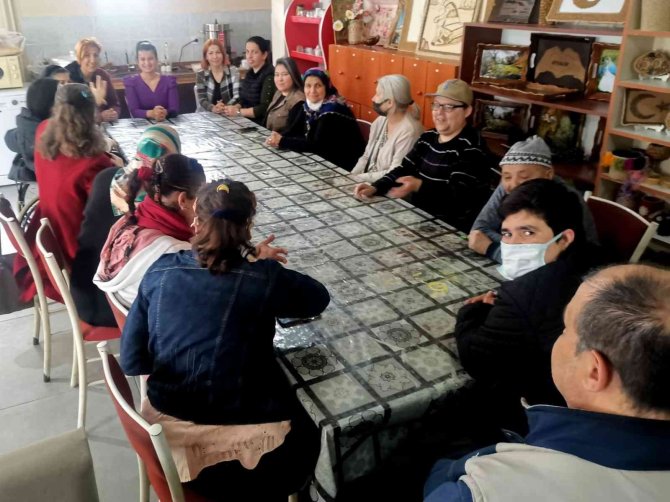 Ayvalık’ta Boed Üyesi Engellilere Psikolojik Eğitim