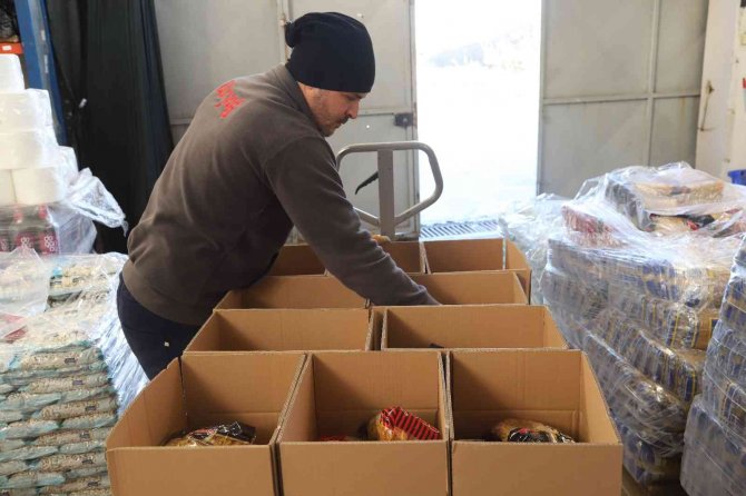 Bandırma Belediyesi’nden 3 Bin Aileye Bakliyat Yardımı Yapıldı