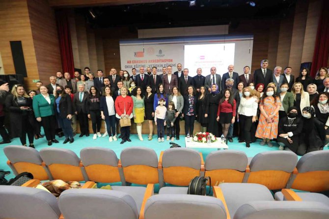 Başakşehir Eğitimde Rol Model Oluyor