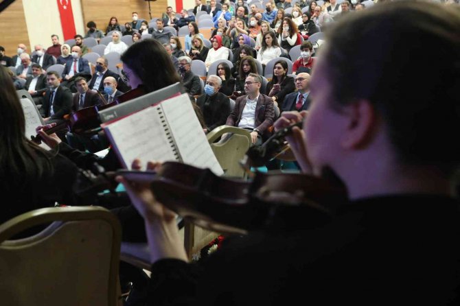 Başakşehir Eğitimde Rol Model Oluyor