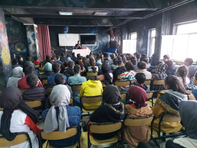 Bingöl Devlet Hastanesi Başhekimi Gengörü Öğrencilerle Buluştu