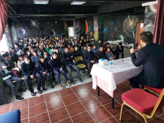 Bingöl Devlet Hastanesi Başhekimi Gengörü Öğrencilerle Buluştu