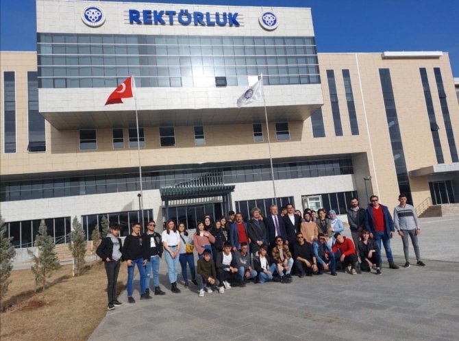 Sınava Hazırlanan Öğrenciler, Binali Yıldırım Üniversitesini Gezdi