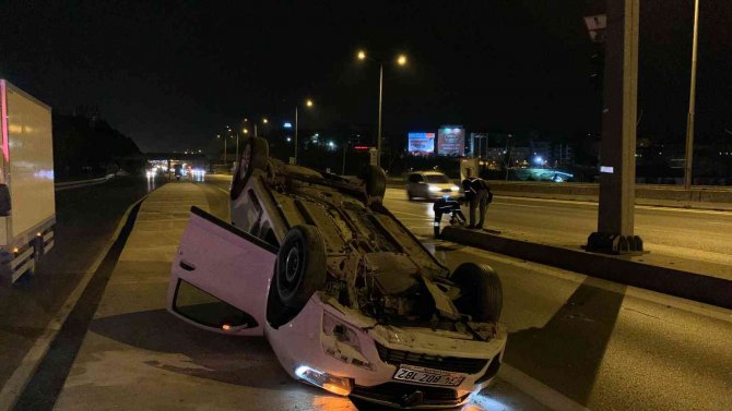 Bostancı’da Otomobil Takla Attı: Araçtaki İki Kişi Yara Almadan Kurtuldu