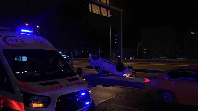 Bostancı’da Otomobil Takla Attı: Araçtaki İki Kişi Yara Almadan Kurtuldu