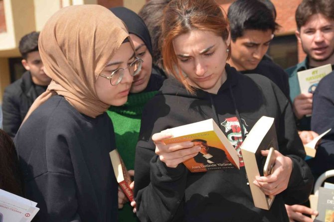 Kütüphaneler Haftası “Okumak Değiştirir” Temasıyla Kutlandı