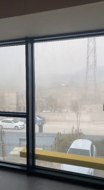 Bursa’da Gökyüzünü Toz Kapladı