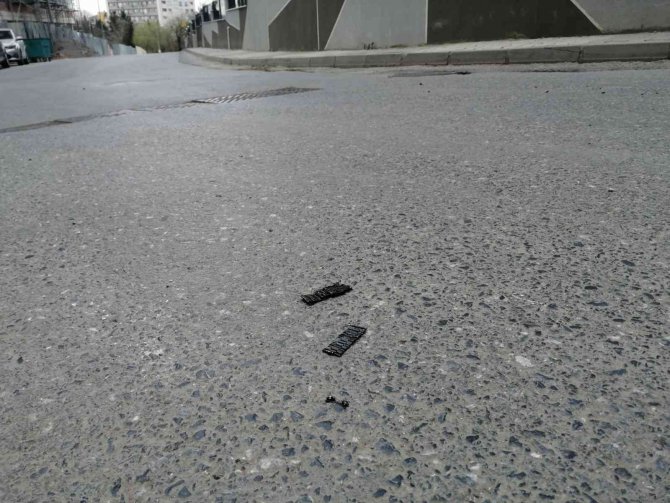 Çekmeköyde Saldırgan Şahıs, Tartıştığı Sevgilisini Sokak Ortasında Tekme Tokat Dövdü