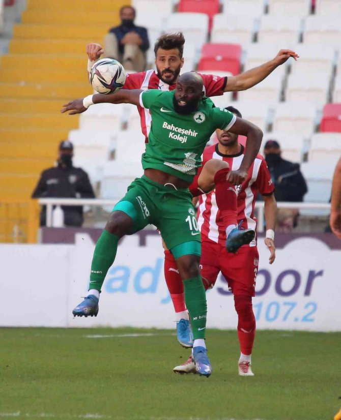 Sivasspor, Giresun’dan Galibiyetle Dönmek İstiyor