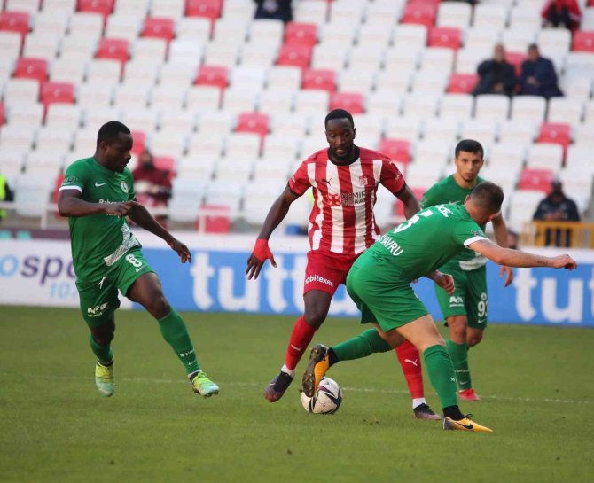 Sivasspor, Giresun’dan Galibiyetle Dönmek İstiyor