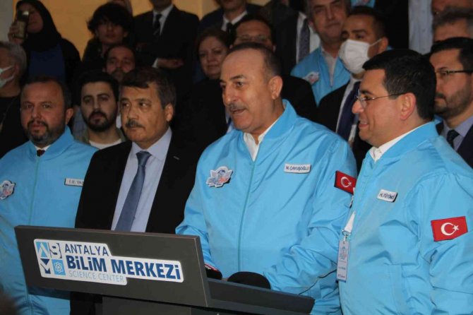 Dışişleri Bakanı Çavuşoğlu, Antalya Bilim Merkezi Ve Bilimfest’i Gezdi