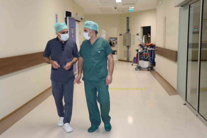 Karaciğer Nakli Enstitüsü Dünyaya Şifa Dağıtıyor