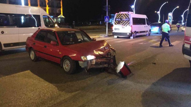 Edirne’de Yaşanan Kazada Anne Ve Kızı Yaralandı