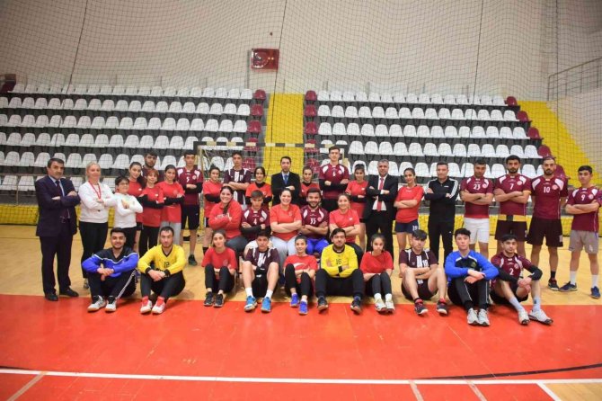 Elazığ Gençlikspor Hem Kadınlarda Hem Erkeklerde Play-off Yolcusu
