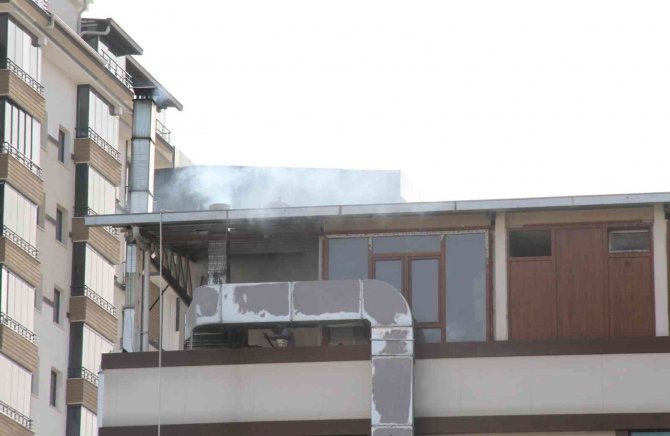 Elazığ’da Faciadan Dönüldü: Eğitim Kurumundaki Yangın Yürekleri Ağızlara Getirdi