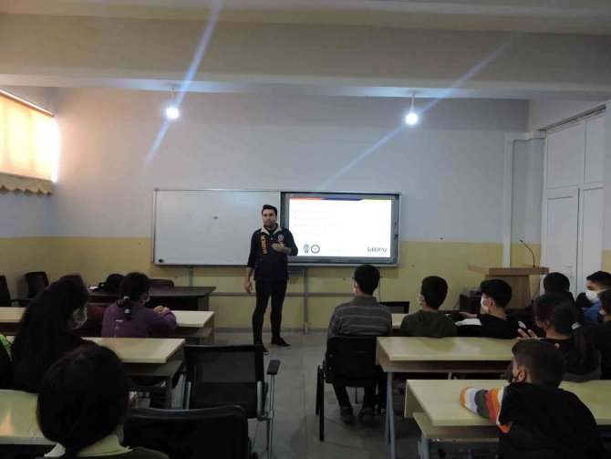 Elazığ’da Öğrencilere Si̇beray Tanıtıldı