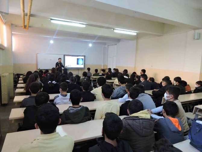 Elazığ’da Öğrencilere Si̇beray Tanıtıldı