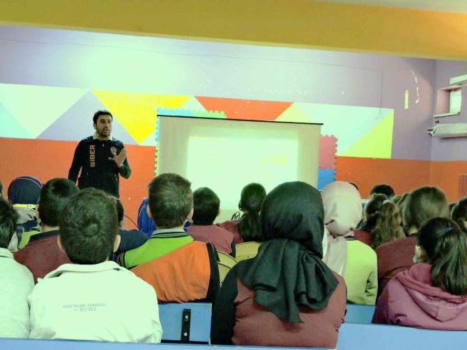 Elazığ’da Öğrencilere Si̇beray Tanıtıldı