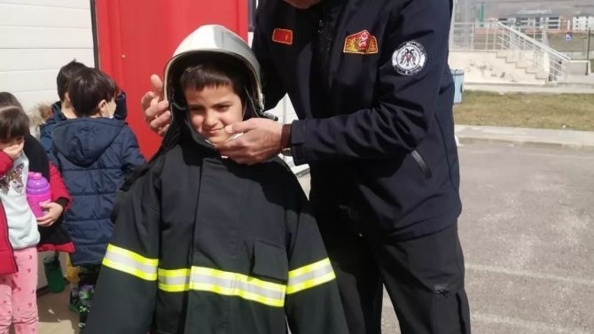 Minik Öğrencilere İtfaiye Dersi