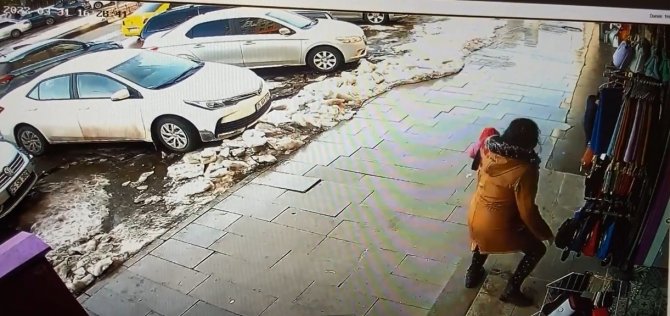 Aile Boyu Hırsızlık Kamerada
