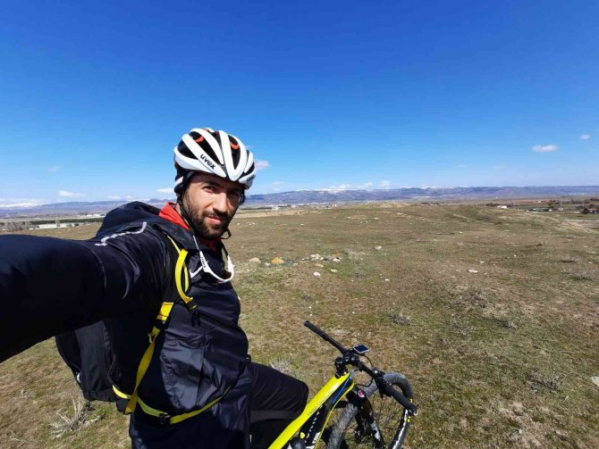 Yeni Rotalar Keşfeden Millî Sporcunun Son Durağı Şarhöyük Kazı Alanı Oldu