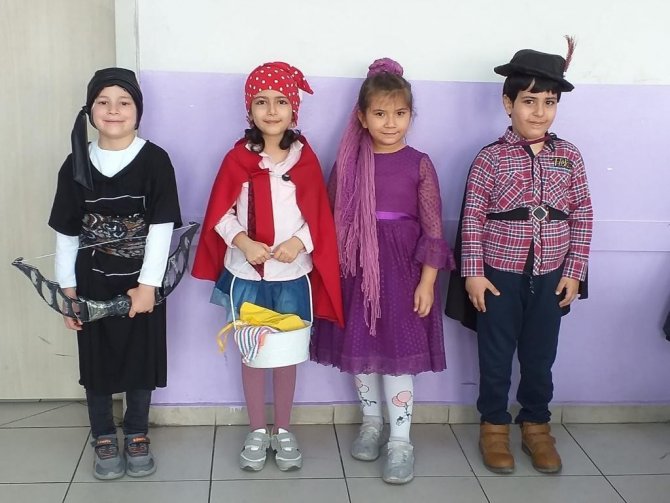 En Sevdikleri Kitap Karakterlerini Canlandırdılar