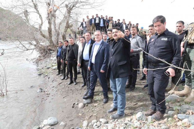 Vali Akbıyık Kayıp Askeri Arama Çalışmalarına Katıldı
