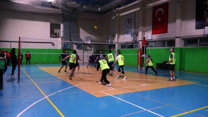 Yüksekova’da Voleybol Turnuvası