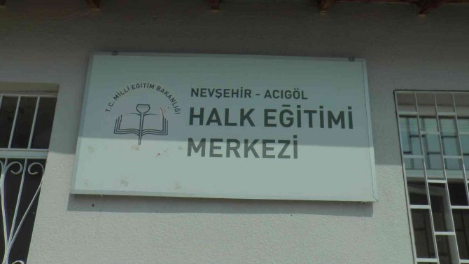 Hem Meslek Öğrenen Hem Para Kazanan Kursiyerler Siparişlere Yetişemiyor