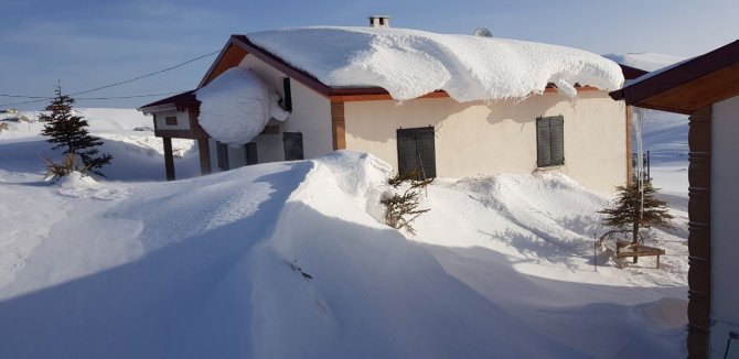 Nisan Ayında Bayburt’un Yüksek Kesimlerinde Kara Kış Etkisini Sürdürüyor