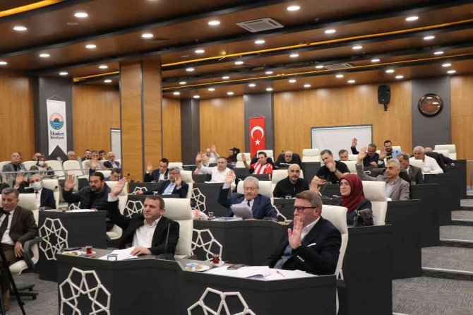 İ̇bb’den İ̇lkadım Belediyesi’ne 2 Otobüs