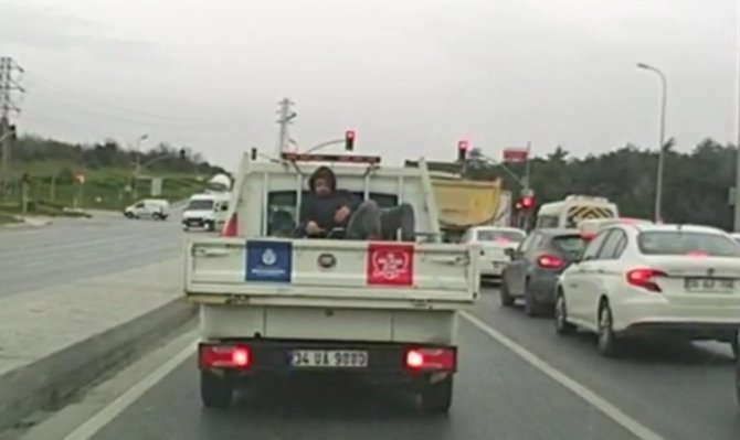 İ̇bb Hizmet Aracında Şok Görüntü