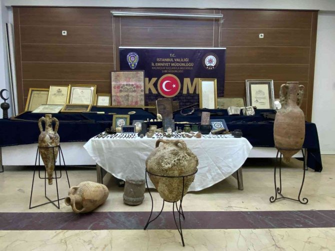 İ̇stanbul’da Tarihi Eser Kaçakçılarına Operasyon: 5 Gözaltı
