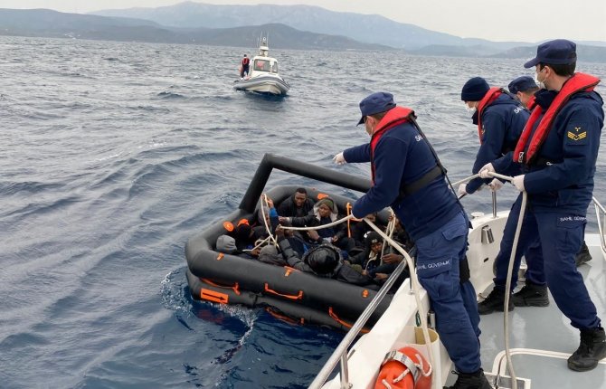 Yunan Unsurlarınca Geri İtilen 14 Göçmen Kurtarıldı